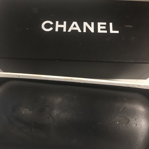 Chanel logos original with code sunglasses with case only. - Picture 12 of 13